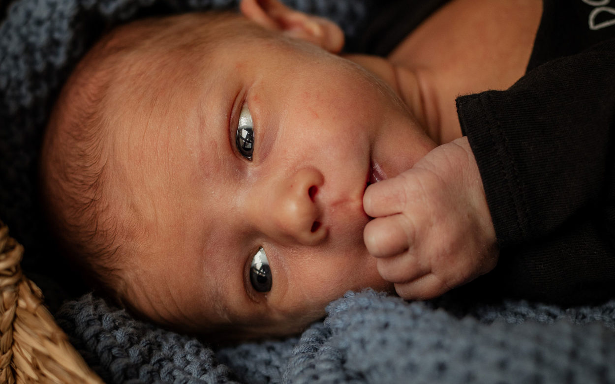 Neugeborenen-Fotoshooting als Homestory