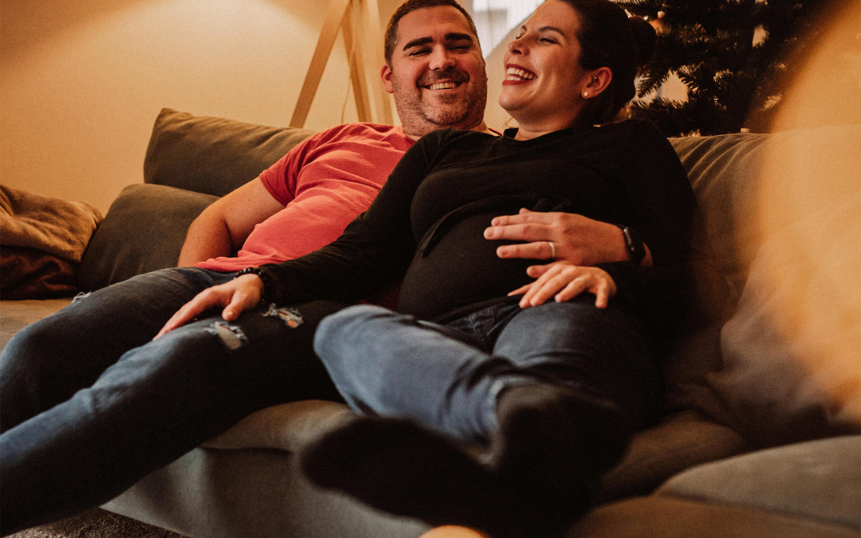 Schwangerschaftsfotografie als Homestory – Babybauchshooting