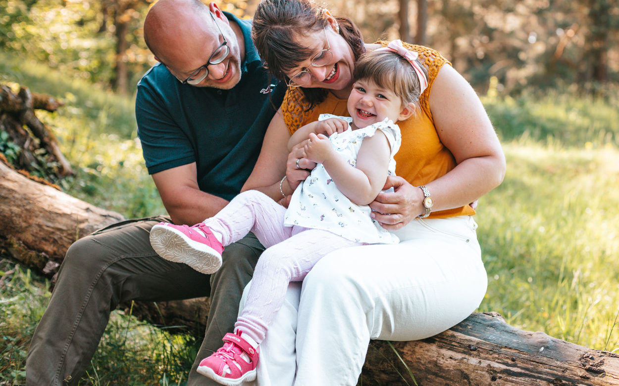 Liebevolles und authentisches Familienshooting im Sommer