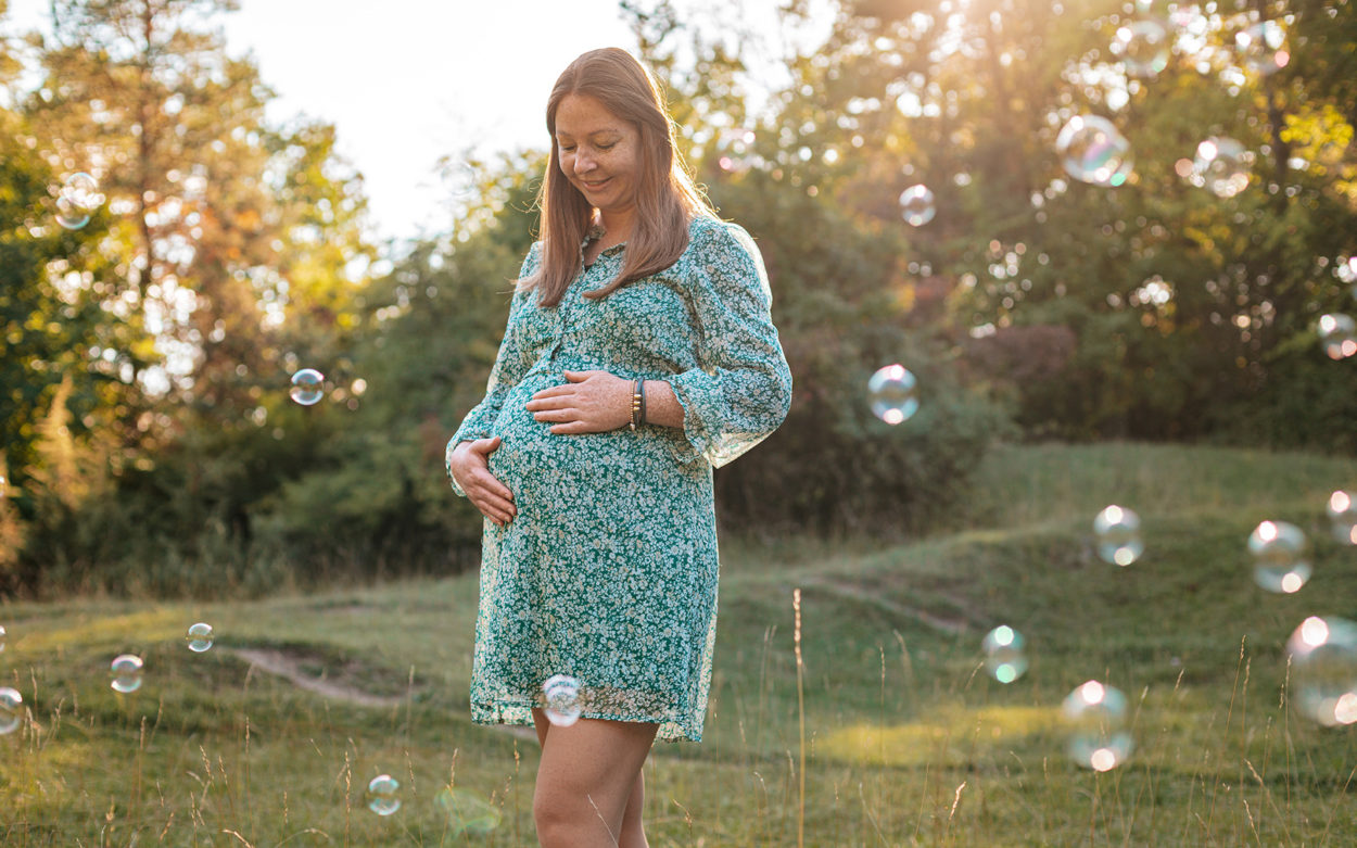 Babybauchshooting im goldenen Oktober in 71229 Leonberg